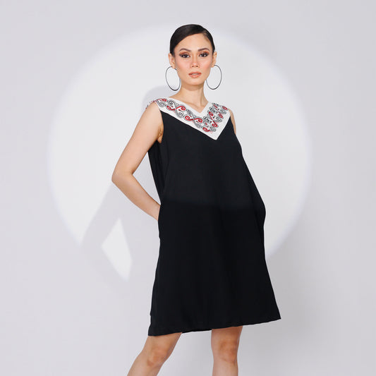 LUMIS Little Black Dress