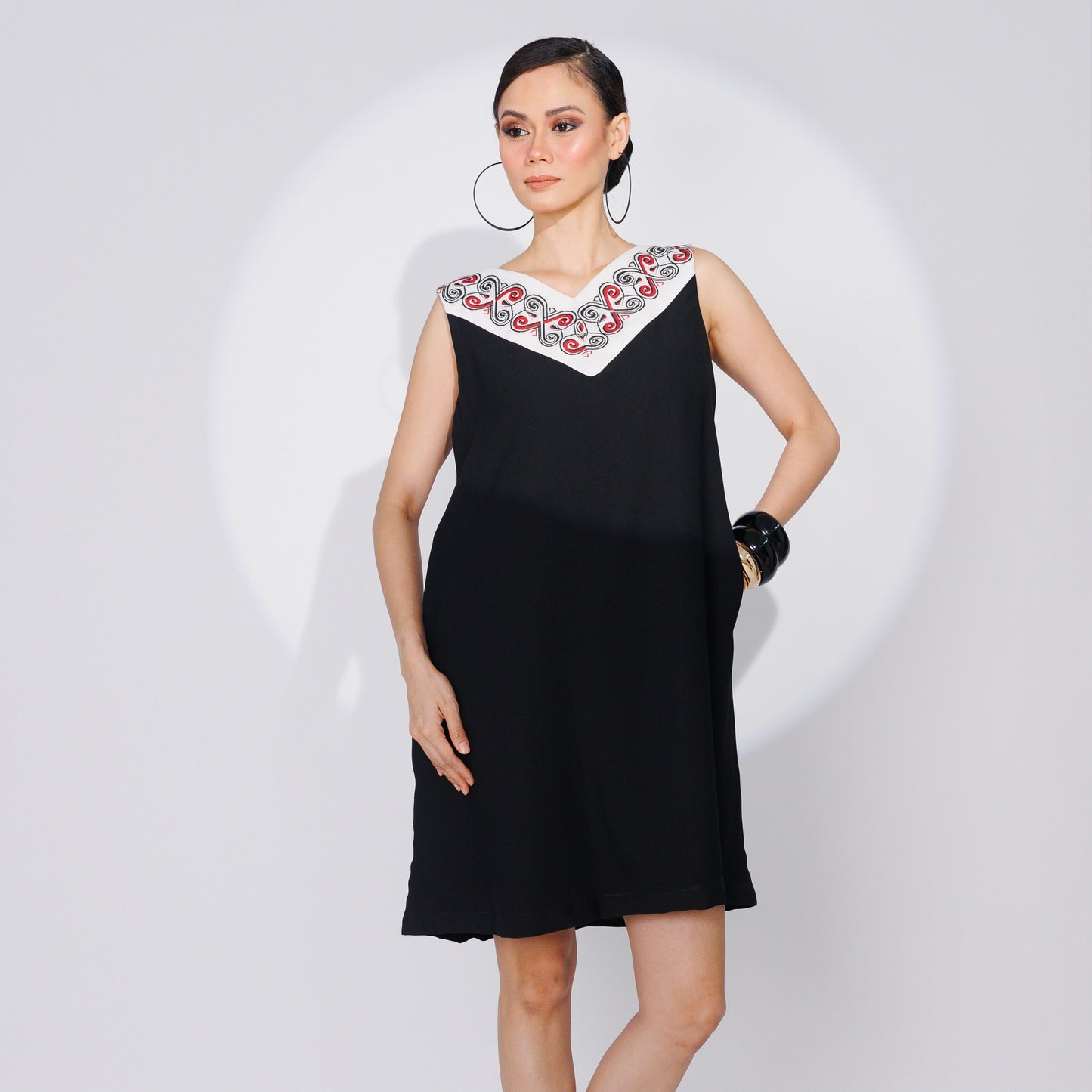 LUMIS Little Black Dress
