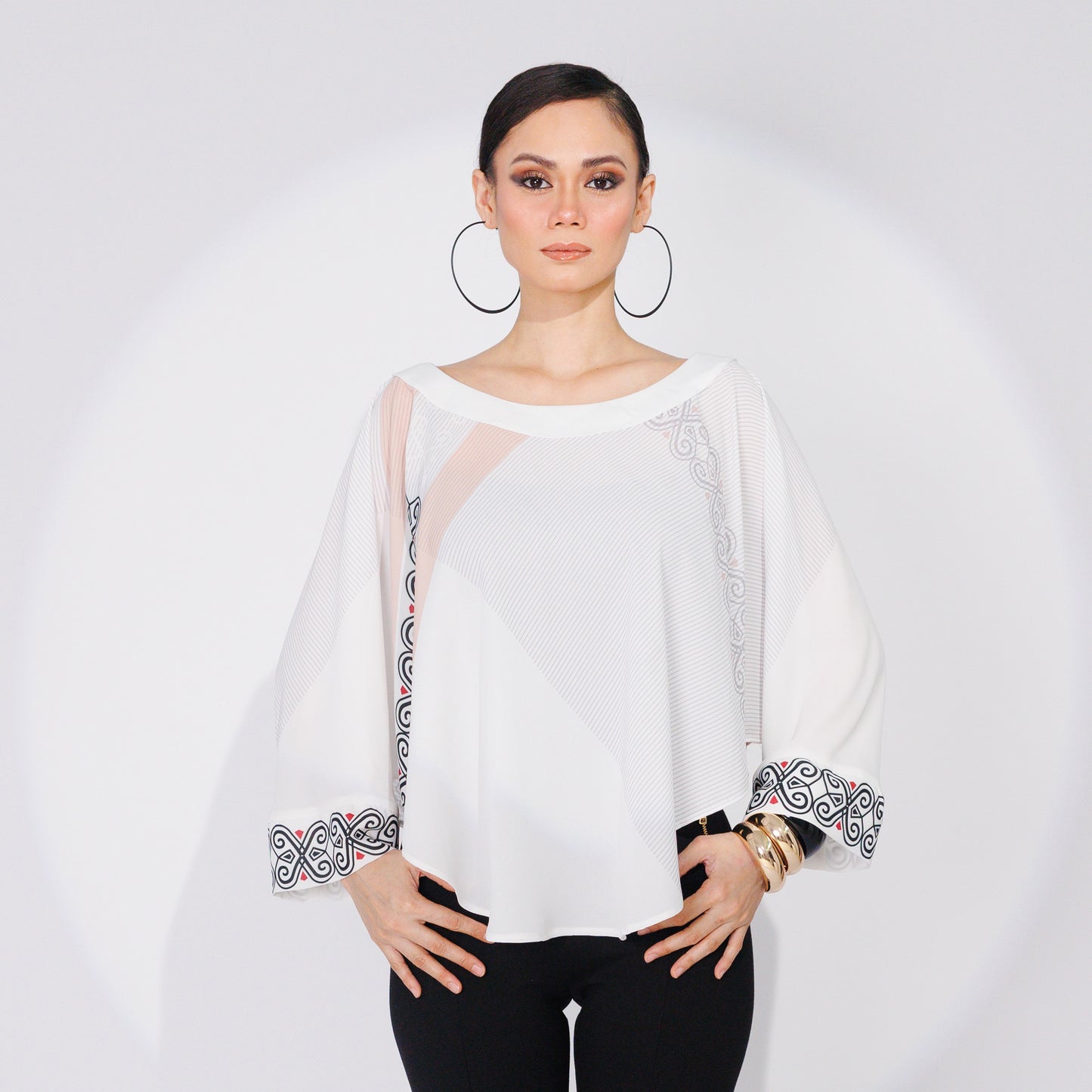 LUMIS White Semi Moon