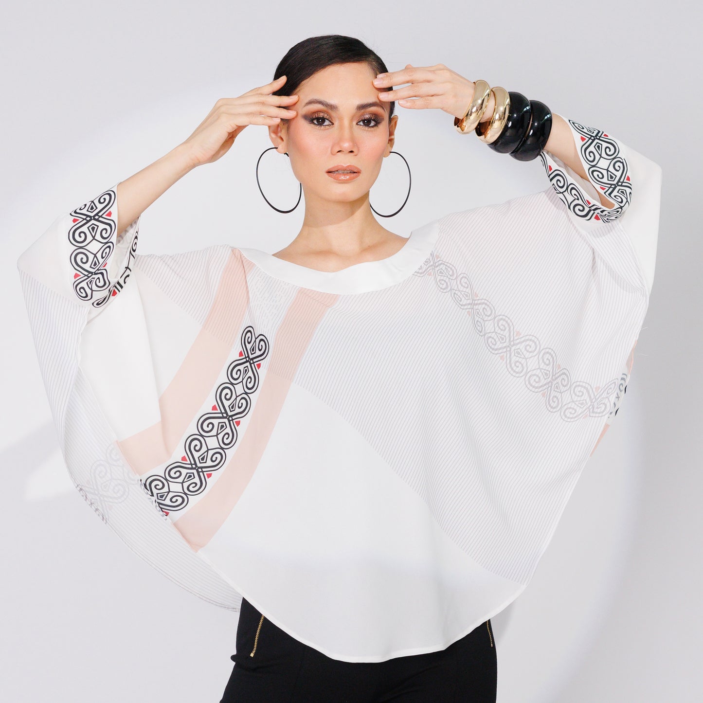 LUMIS White Semi Moon
